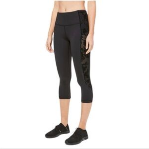 Lululemon Wunder Under Crop High-Rise Flocked 21" Scatter Floral Black